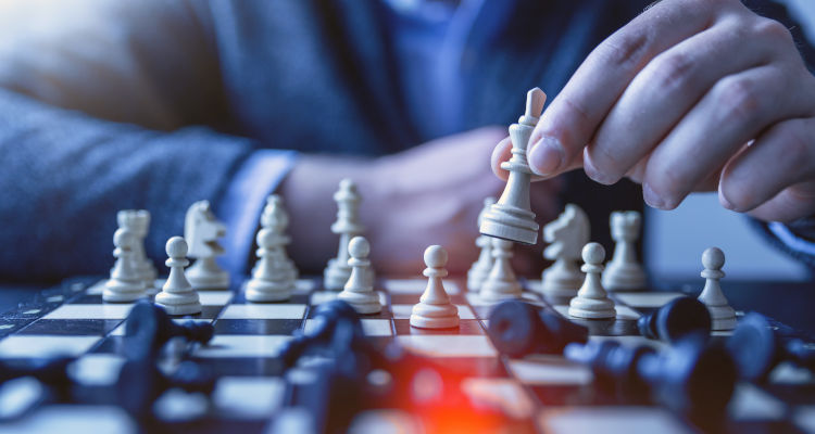 Como encontrar aulas particulares de xadrez online?